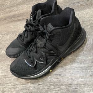 Kyrie 5 neon sole size 11.5